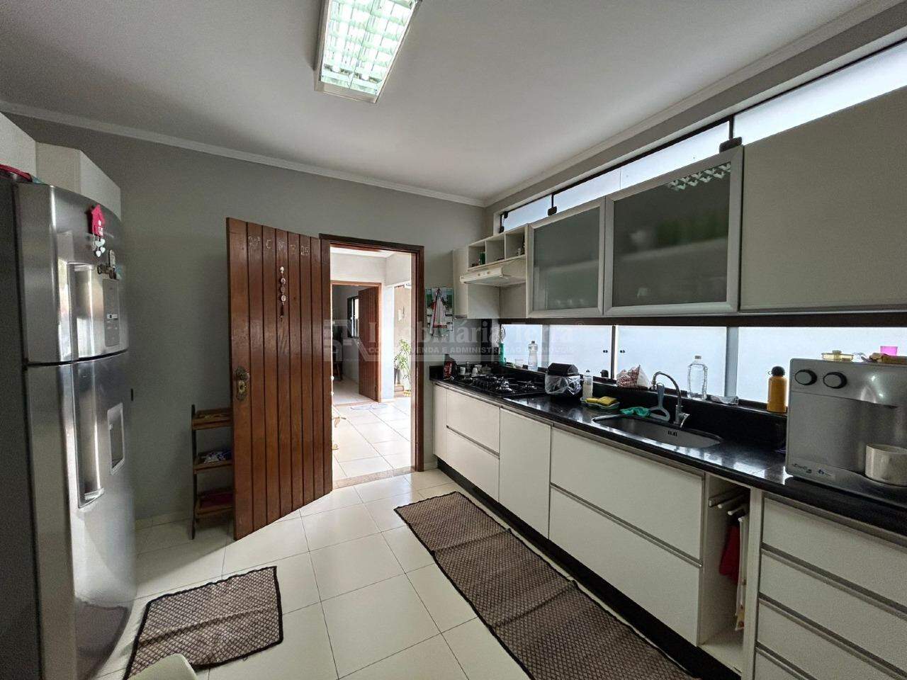 Casa com 4 quartos no Jardim Europa em Dourados/MS — foto 4