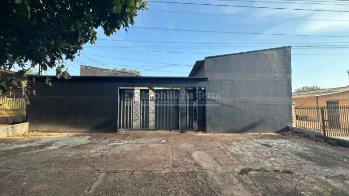 Kitnet com 1 quartos no Conjunto Habitacional Izidro Pedroso em Dourados/MS — foto 1