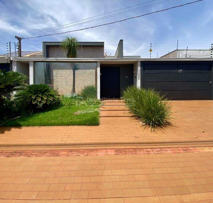 Casa com 3 quartos no Parque Alvorada em Dourados/MS — foto 1