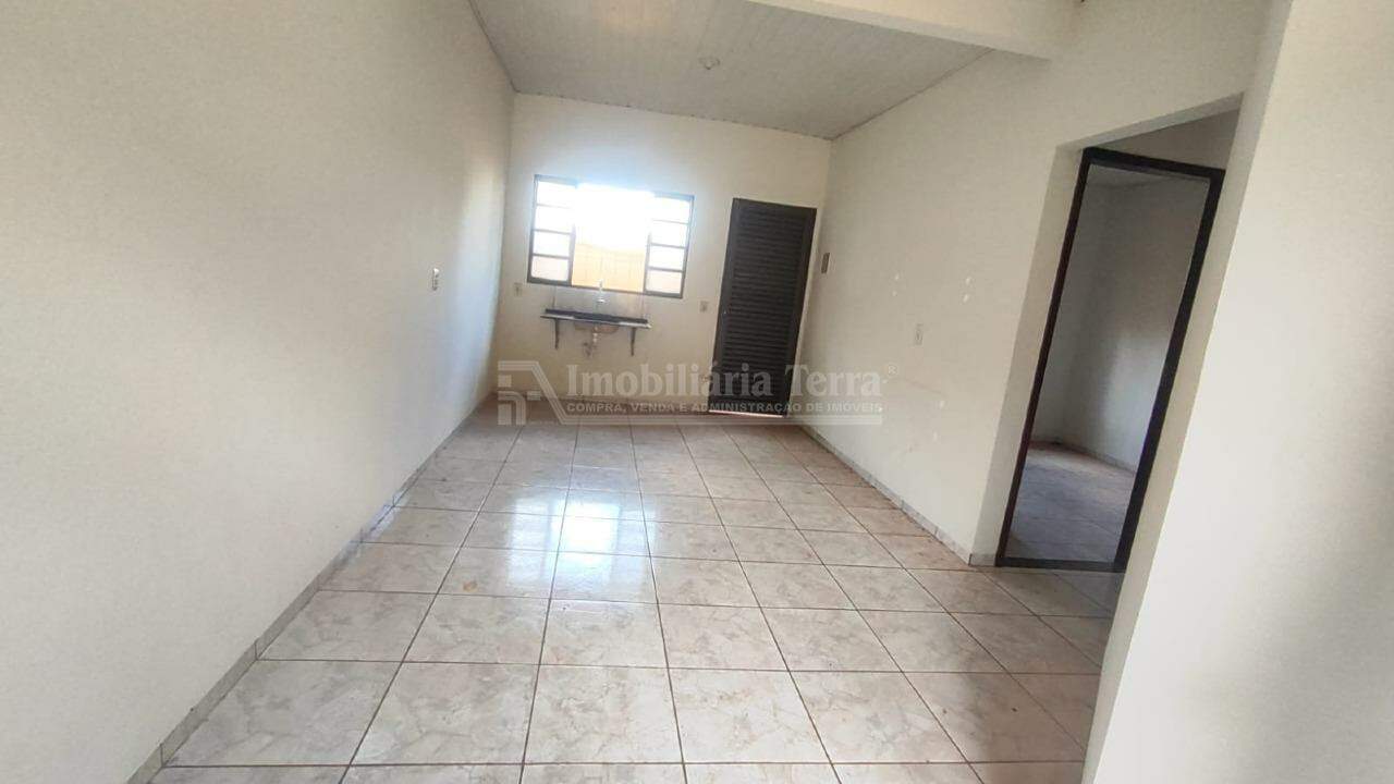 Kitnet com 2 quartos no Vila Cuiabá em Dourados/MS — foto 2