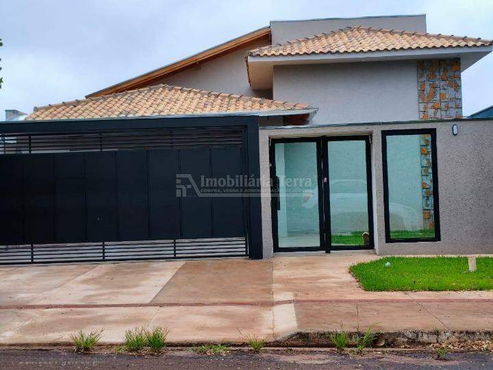 Casa com 3 quartos no Jardim Mônaco em Dourados/MS — foto 1