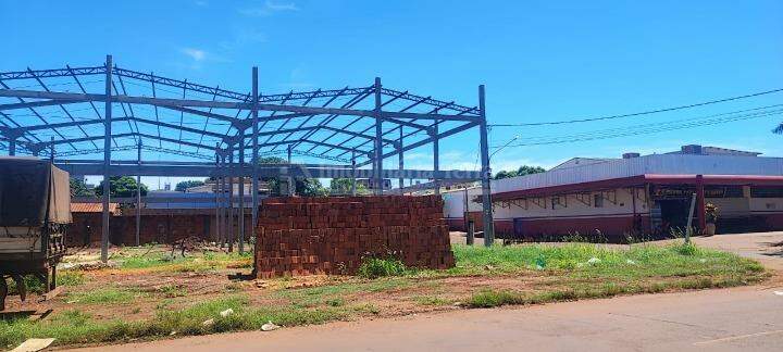 Barracão no Jardim Santo Antônio em Dourados/MS — foto 1