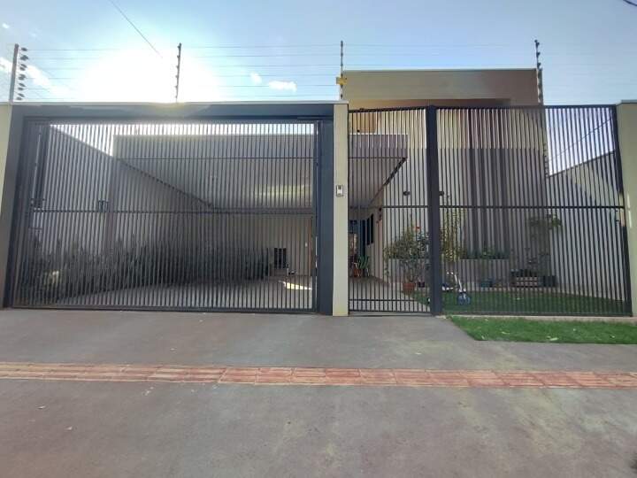 Casa com 3 quartos no Vival Castelo em Dourados/MS — foto 1