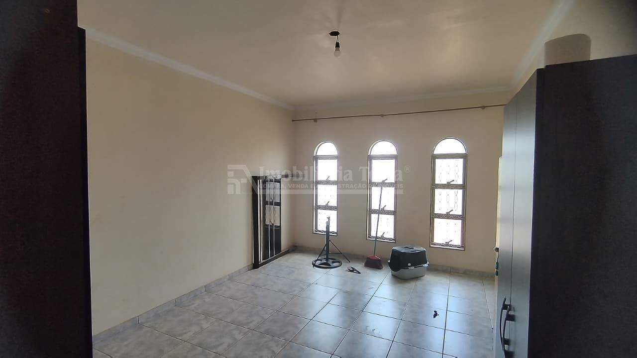 Casa com 5 quartos no Centro em Dourados/MS — foto 3