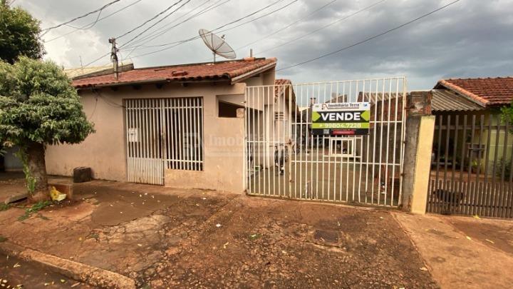 Casa com 2 quartos no Conjunto Habitacional Izidro Pedroso em Dourados/MS — foto 1