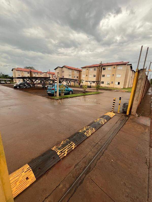 Apartamento com 2 quartos no Vival dos Ipês em Dourados/MS — foto 2