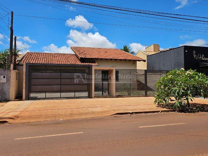 Casa com 4 quartos no Jardim América em Dourados/MS — foto 1