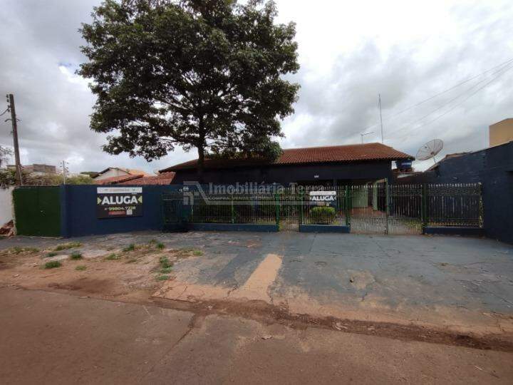 Casa com 4 quartos no Vila Progresso em Dourados/MS — foto 1