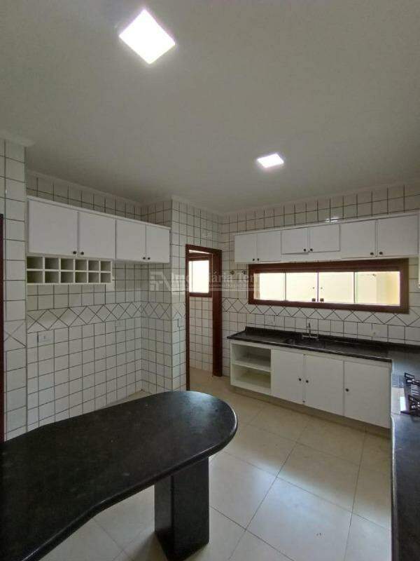 Casa com 3 suítes no Jardim Girassol em Dourados/MS — foto 4