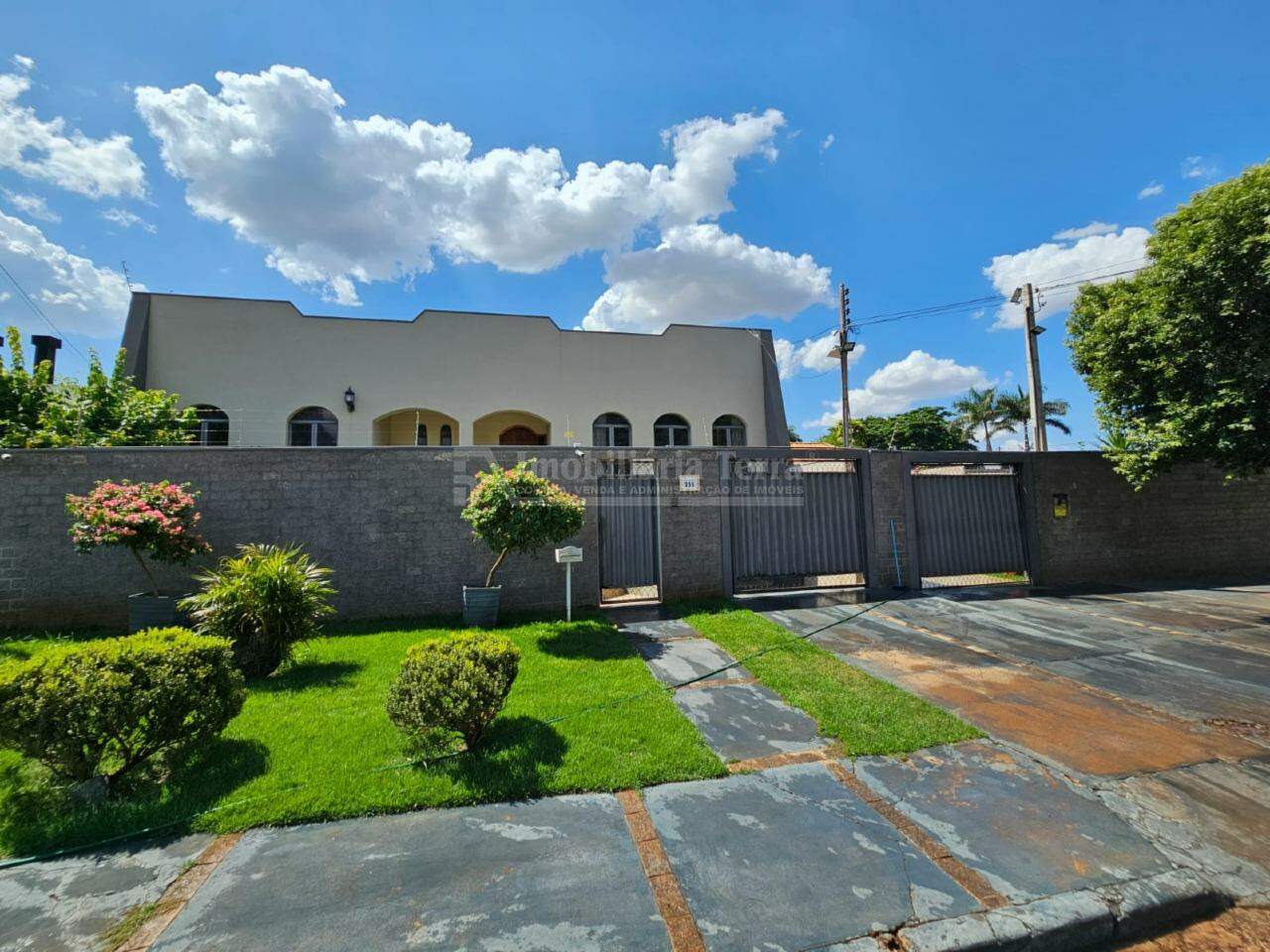 Casa com 4 quartos no Jardim Europa em Dourados/MS — foto 1