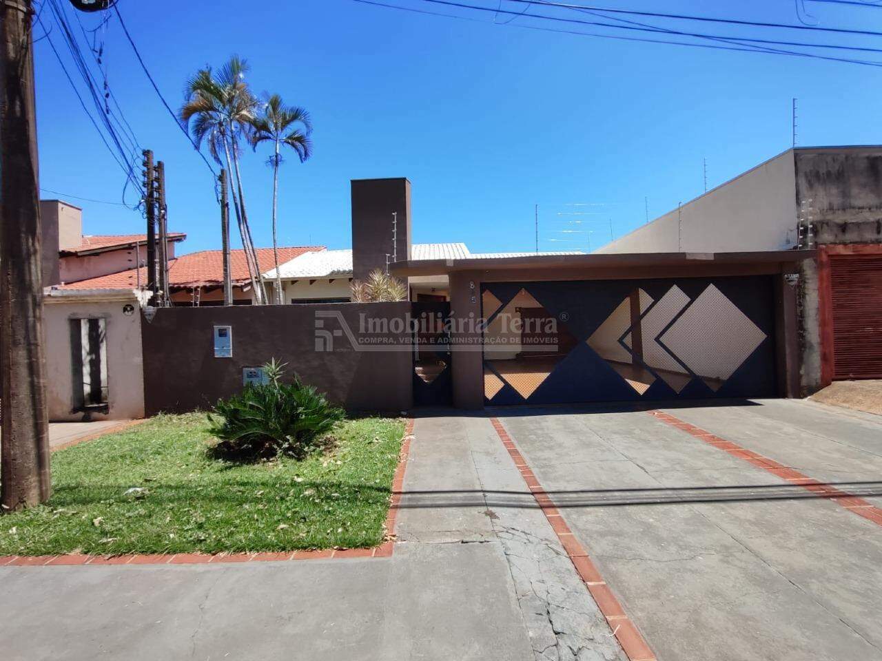 Casa com 4 quartos no Vila Progresso em Dourados/MS — foto 1