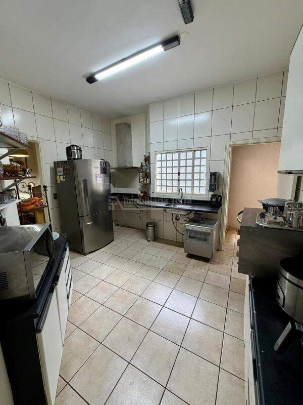 Casa com 3 quartos no COHAB II em Dourados/MS — foto 4