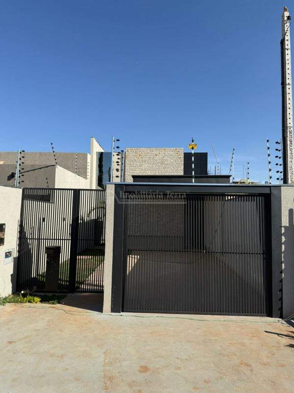 Casa com 3 quartos no Monte Carlo em Dourados/MS — foto 1