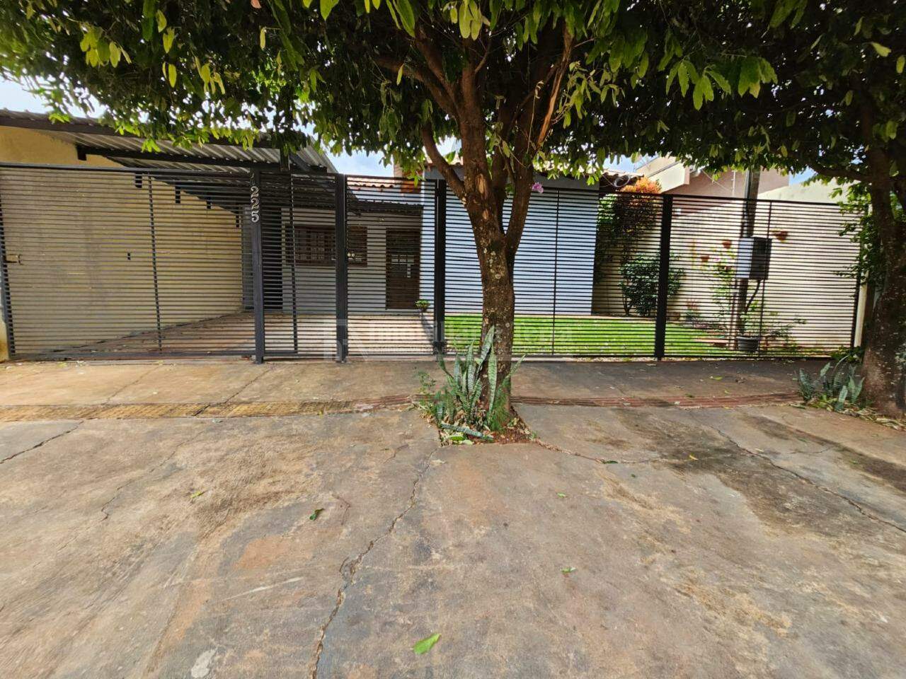 Casa com 2 quartos no Flor de Maio em Dourados/MS — foto 1