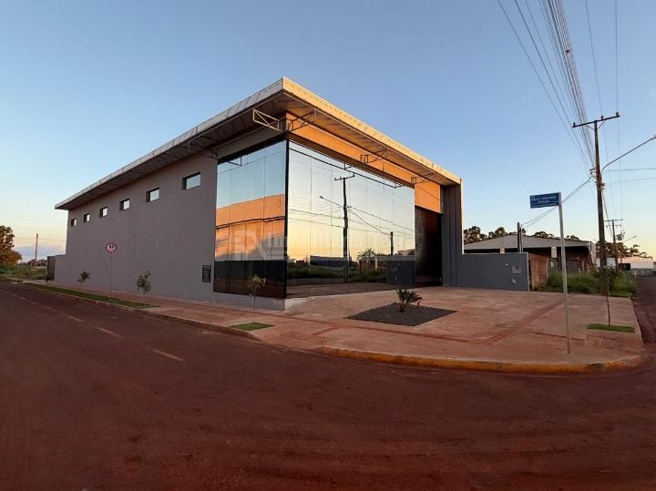 Barracão no Parque dos Jequitibás em Dourados/MS — foto 1