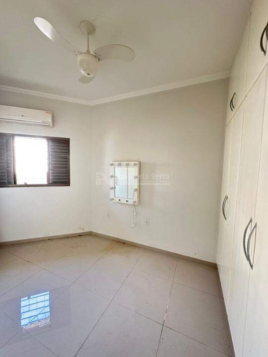 Casa com 3 quartos no Jardim Girassol em Dourados/MS — foto 9