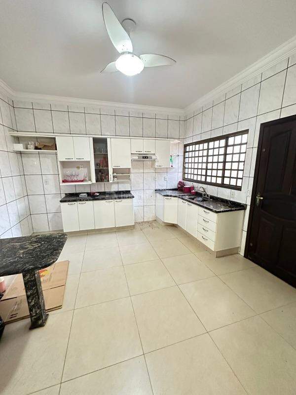 Casa com 3 quartos no Jardim Girassol em Dourados/MS — foto 3