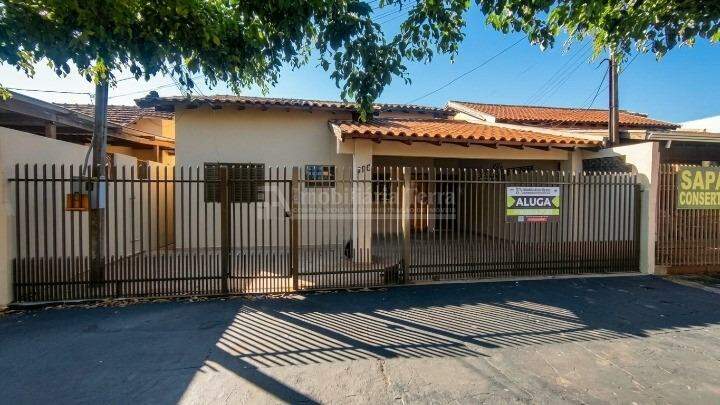 Casa com 3 quartos no Jardim América em Dourados/MS — foto 1