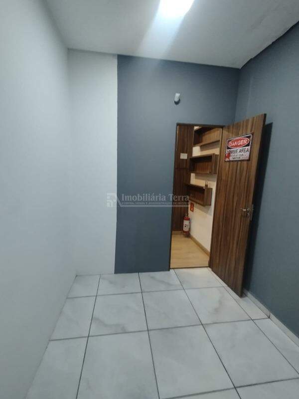 Sala Comercial no Conjunto Habitacional Izidro Pedroso em Dourados/MS — foto 5