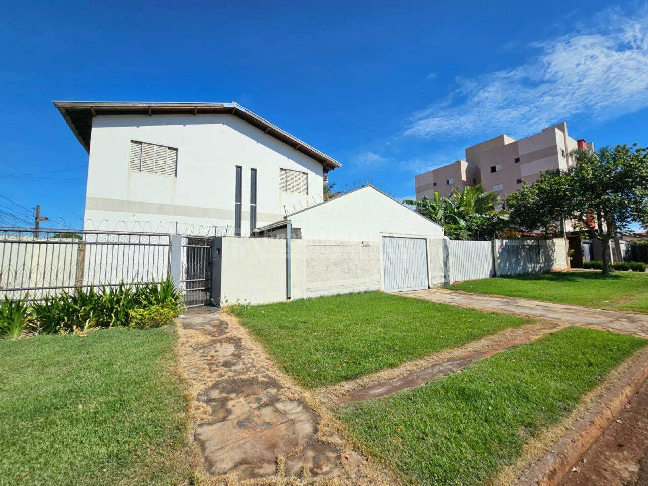 Casa com 5 quartos no Vila São Francisco em Dourados/MS — foto 1