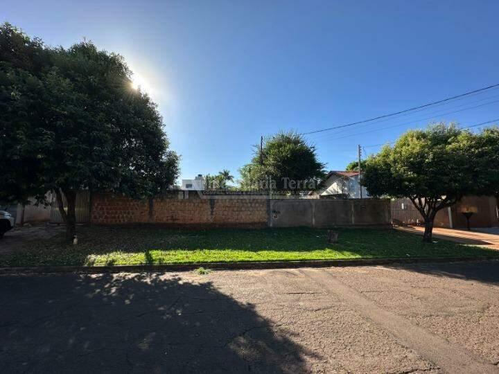 Terreno/Lote com 2 quartos no Jardim Maringá em Dourados/MS — foto 1