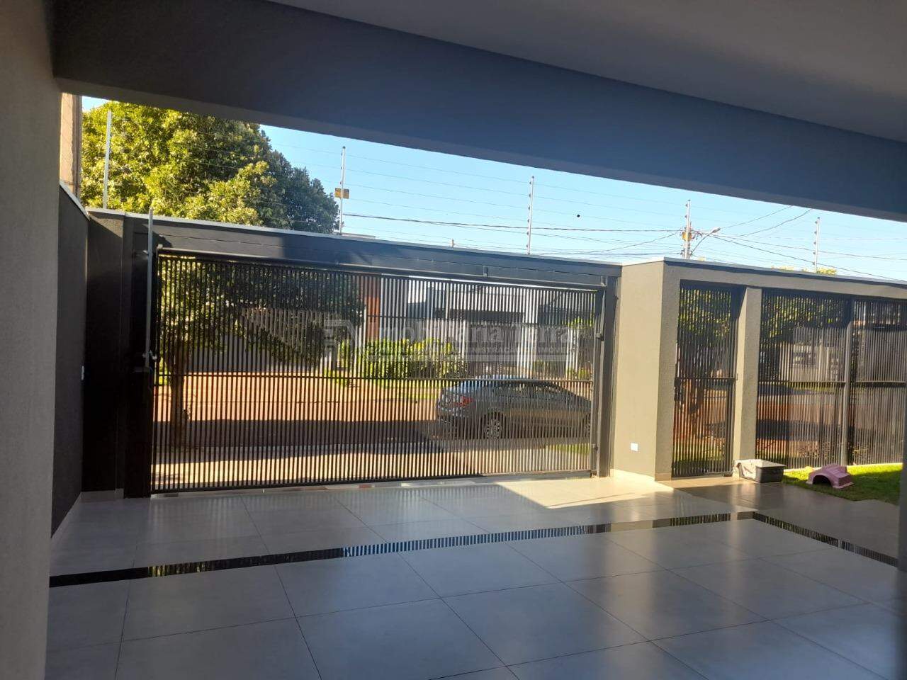 Casa com 3 quartos no Santa Fé em Dourados/MS — foto 2