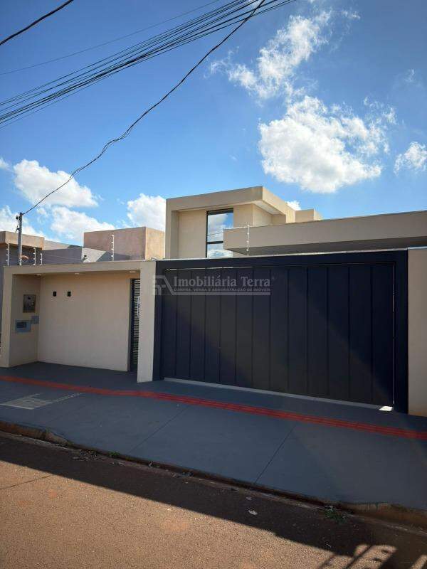 Casa com 3 quartos no Cidade Jardim I em Dourados/MS — foto 1