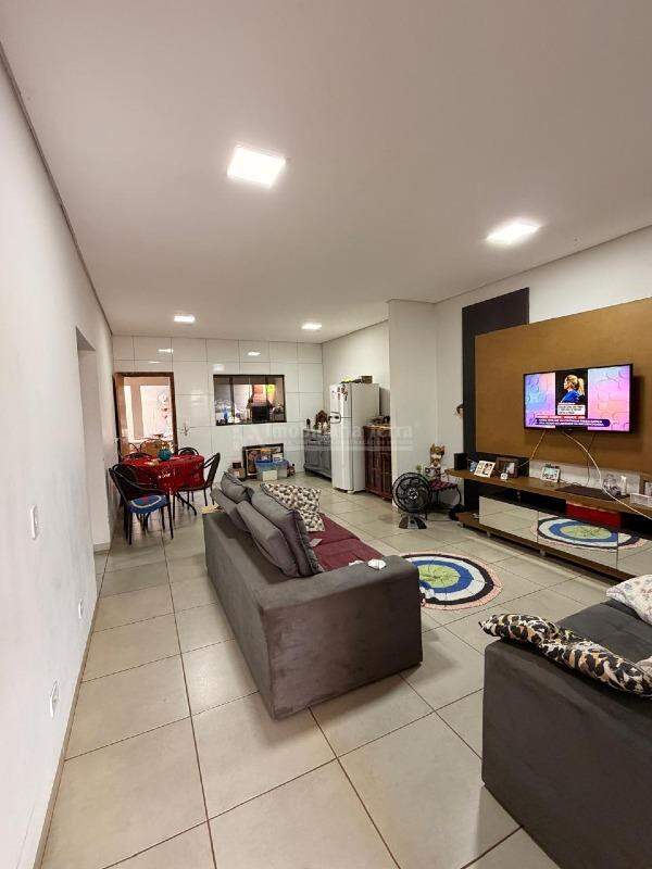 Casa com 4 quartos no Centro em Dourados/MS — foto 4