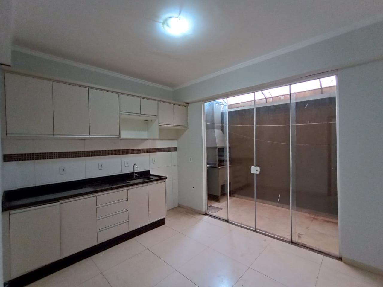 Casa com 3 quartos no Jardim Tropical em Dourados/MS — foto 2