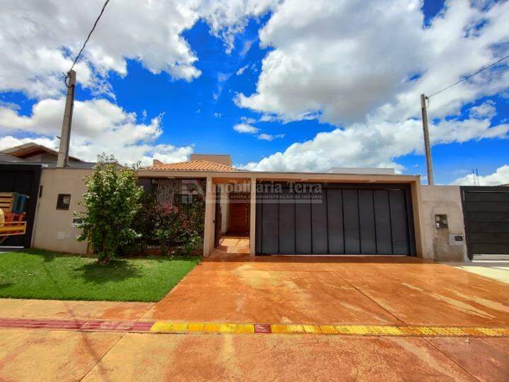 Casa com 3 quartos no Jardim Cristhais em Dourados/MS — foto 1
