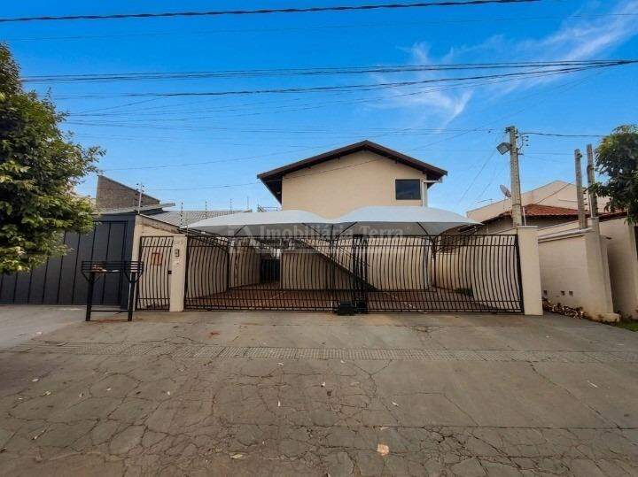 Casa com 3 quartos no Parque Alvorada em Dourados/MS — foto 1