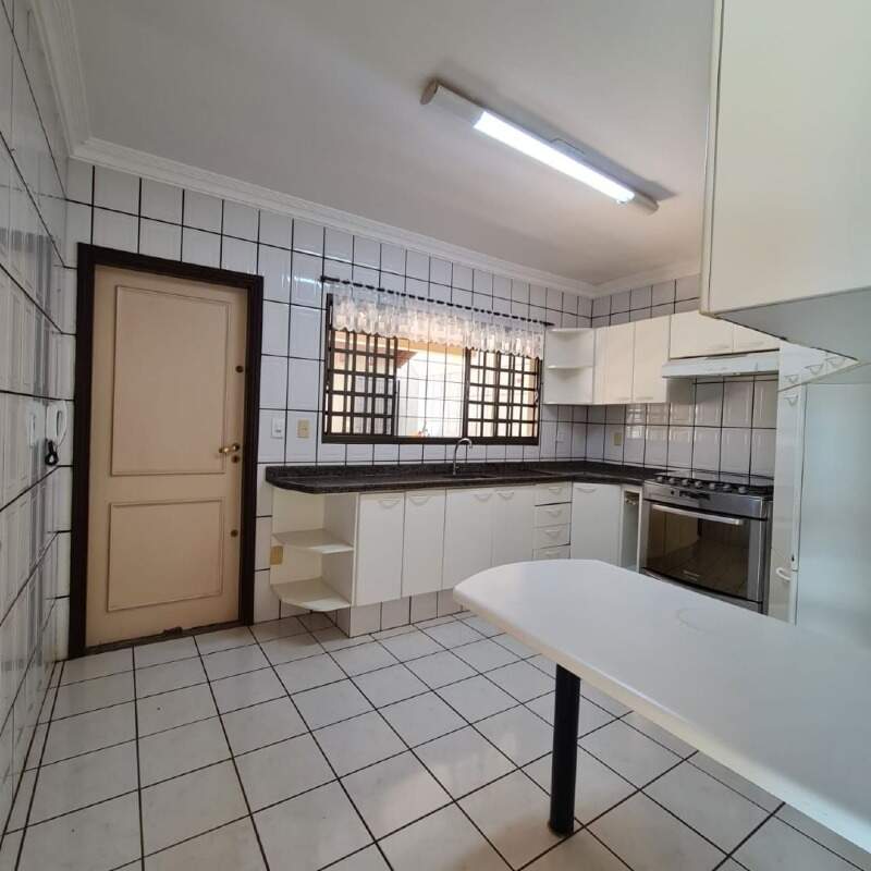 Casa com 3 quartos no Vila São Luiz em Dourados/MS — foto 3