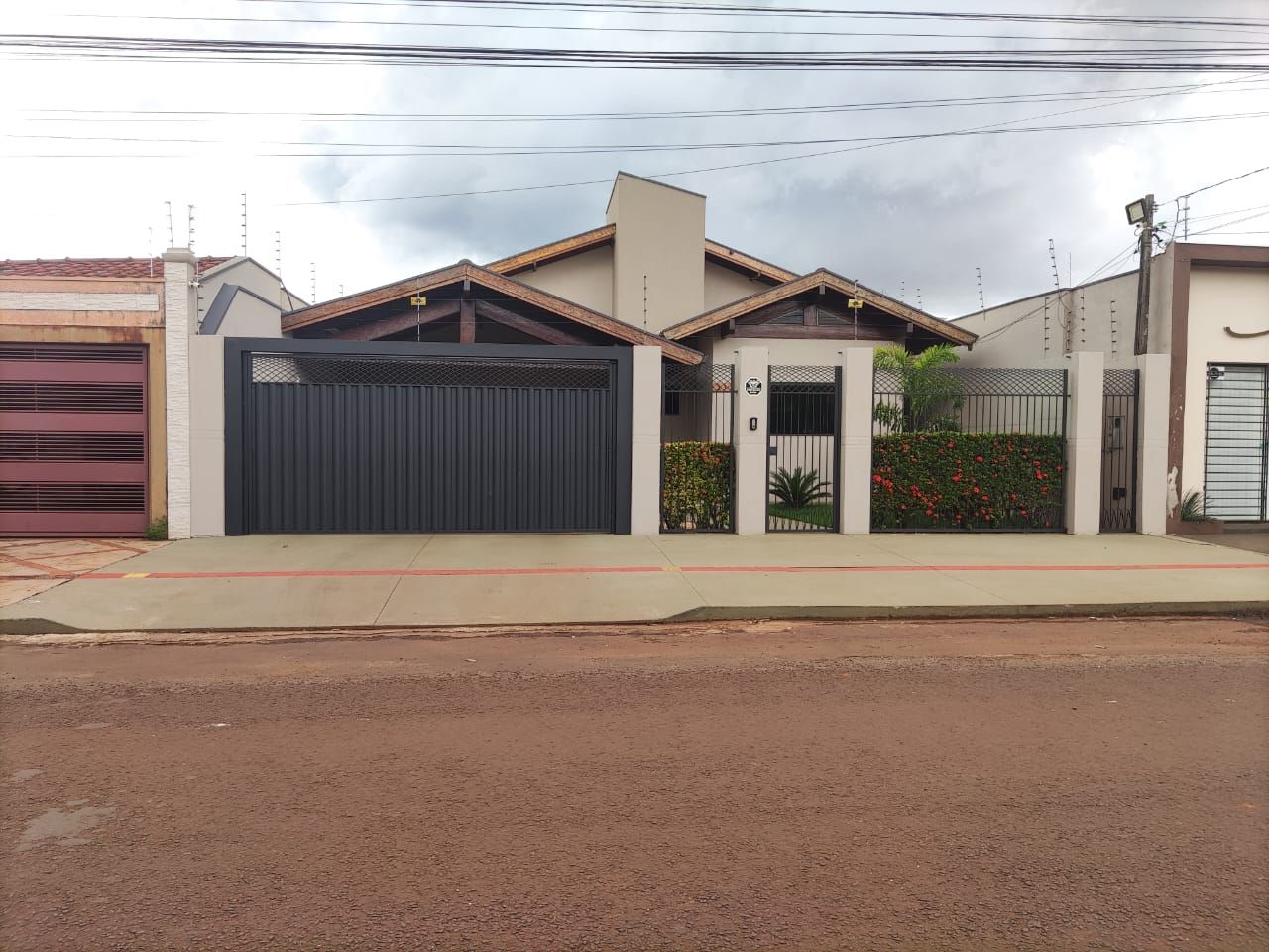 Casa com 4 quartos no Cohafaba II Plano em Dourados/MS — foto 1