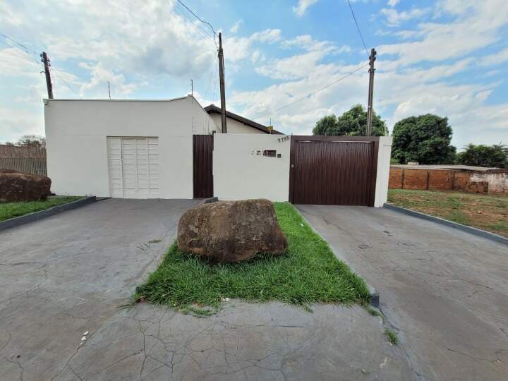 Casa com 3 quartos no Jardim Aline em Dourados/MS — foto 1