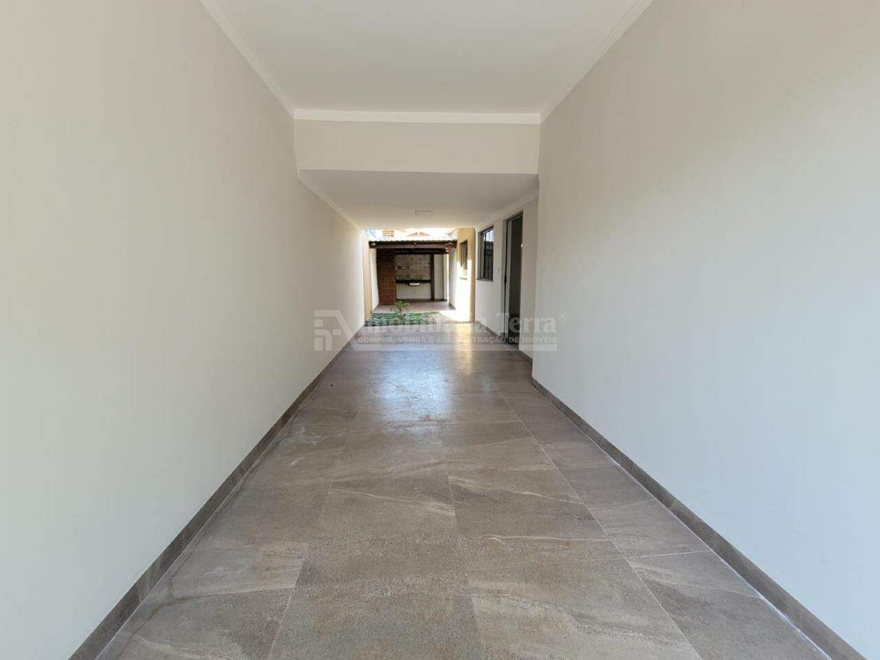 Casa com 3 quartos no Vila Corumbá em Dourados/MS — foto 2