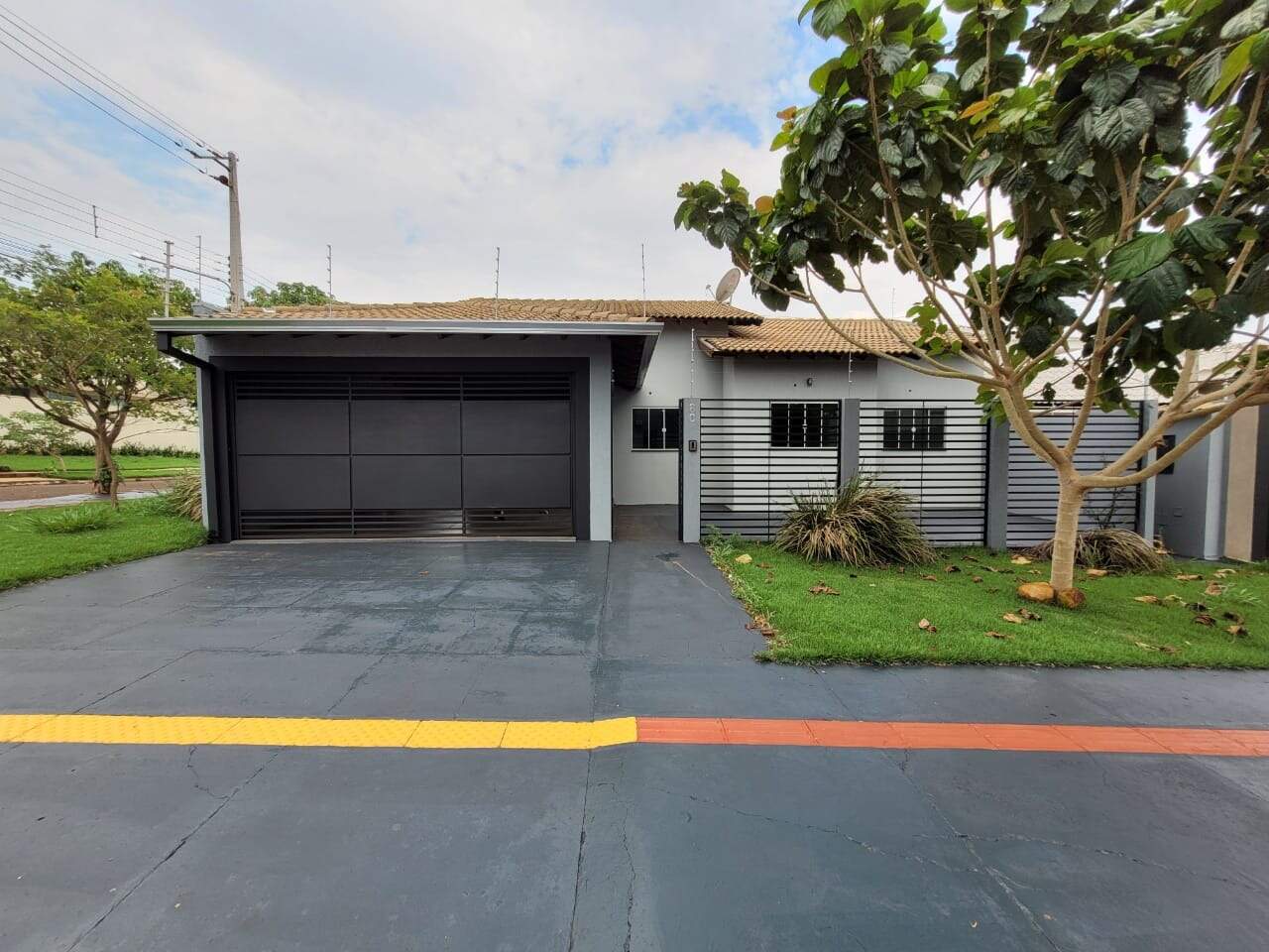 Casa com 3 quartos no Alto das Paineiras em Dourados/MS — foto 1
