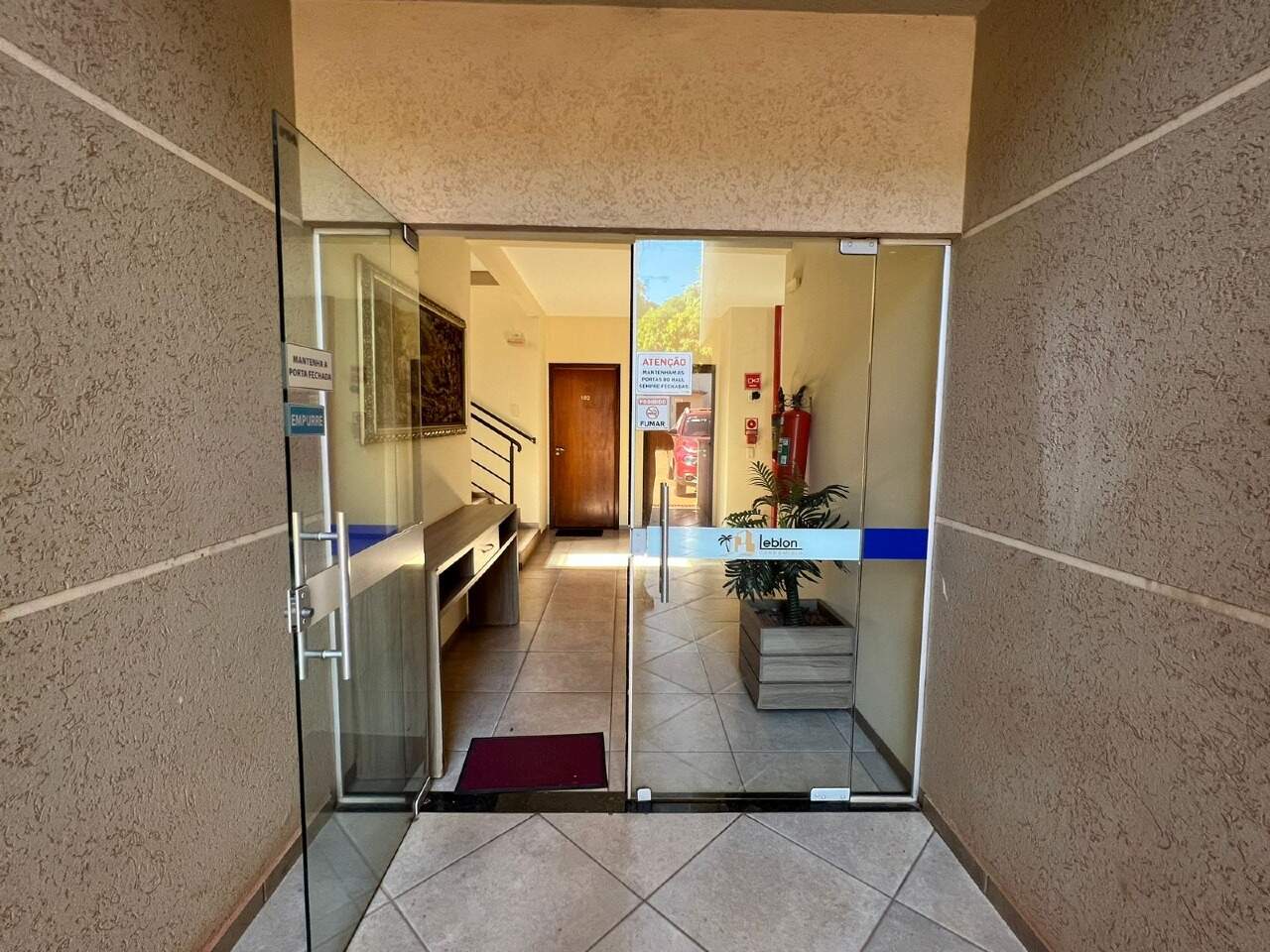 Apartamento com 3 quartos no Jardim Maracanã em Dourados/MS — foto 2