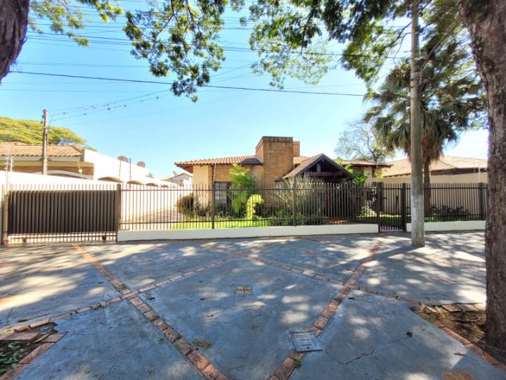 Casa com 5 quartos no Vila Progresso em Dourados/MS — foto 1