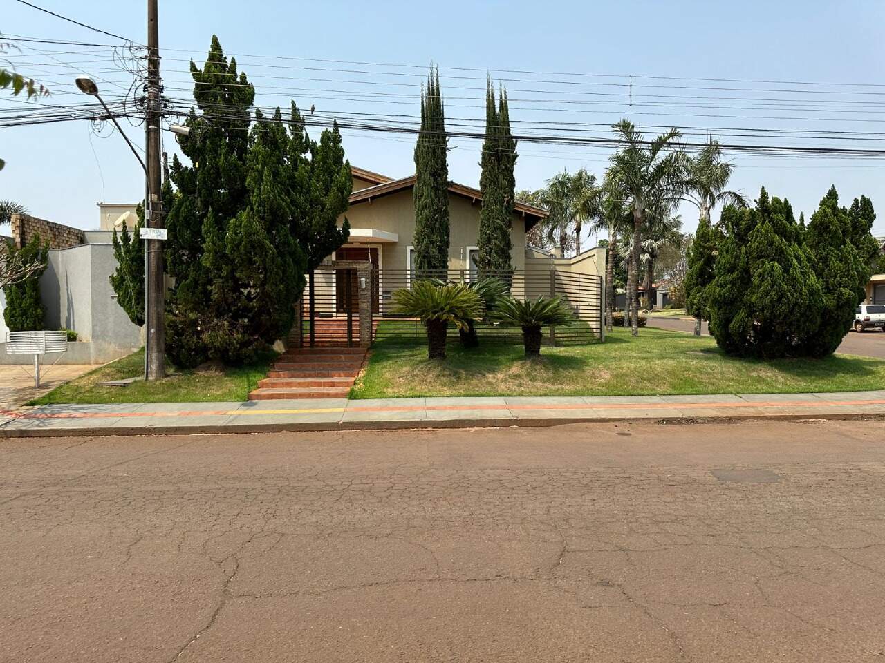 Casa com 4 quartos no Jardim Girassol em Dourados/MS — foto 1