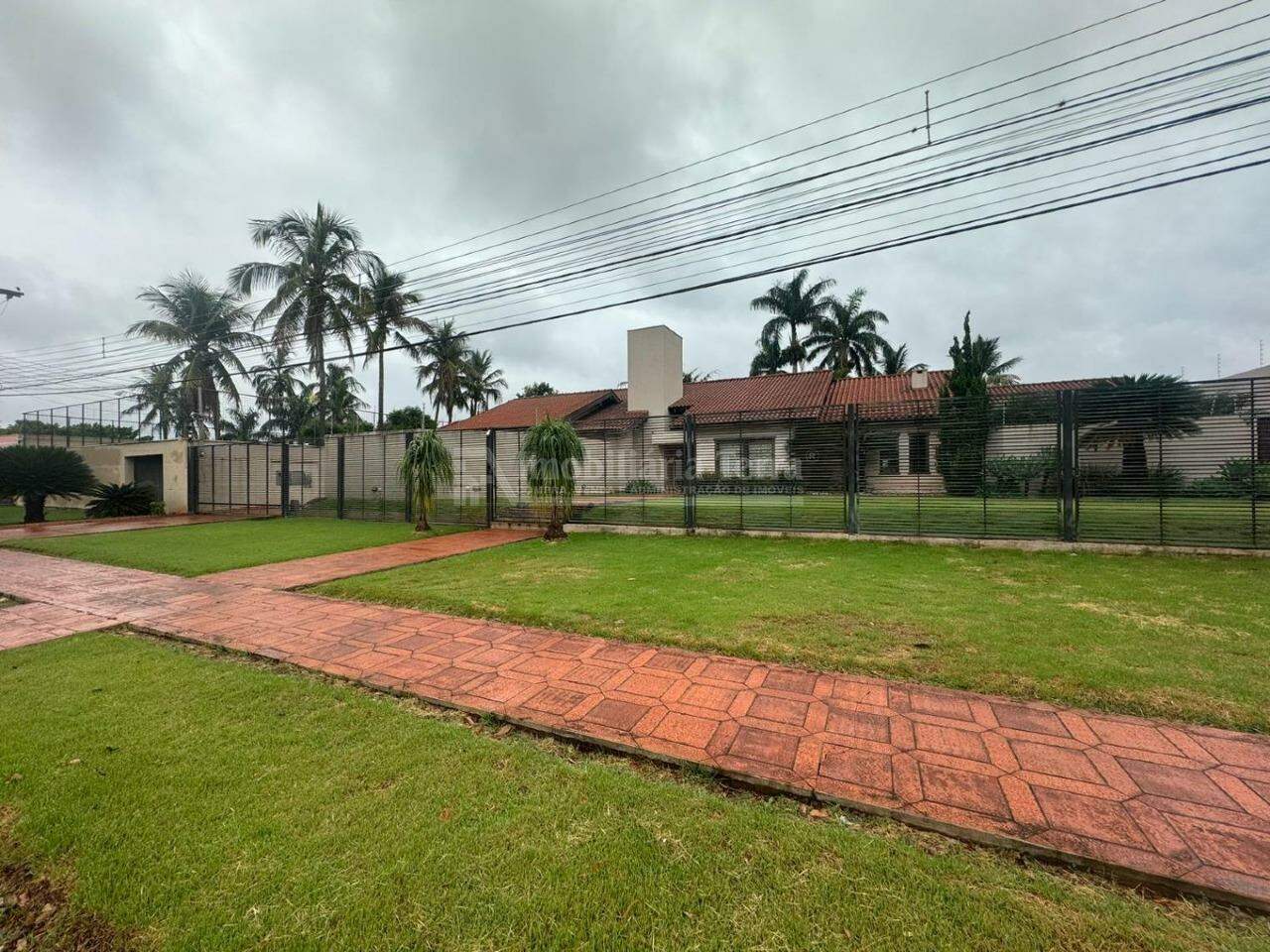 Casa com 4 quartos no Vila Tonani I em Dourados/MS — foto 1
