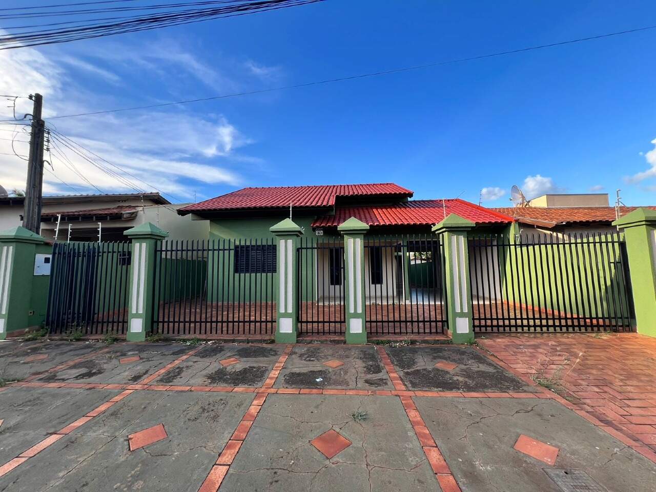 Casa com 4 quartos no Jardim Santo André em Dourados/MS — foto 1
