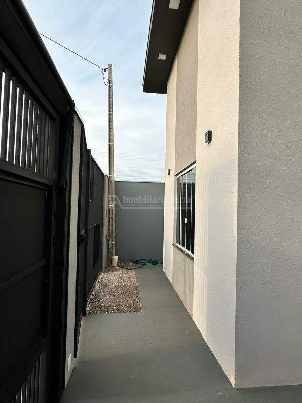 Casa com 3 quartos no Conjunto Habitacional Izidro Pedroso em Dourados/MS — foto 18