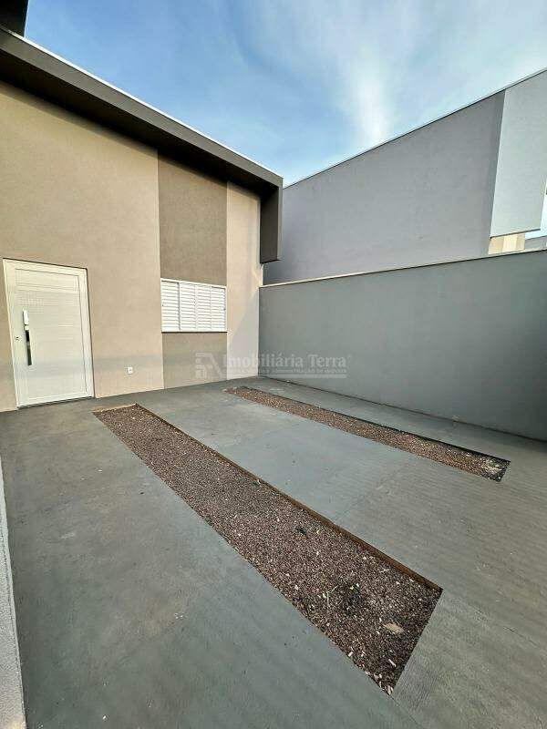 Casa com 3 quartos no Conjunto Habitacional Izidro Pedroso em Dourados/MS — foto 3