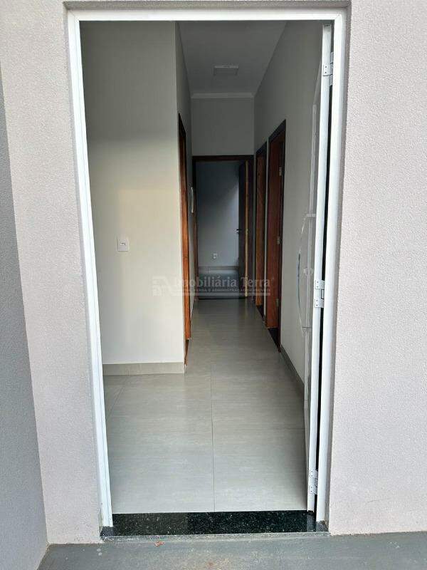 Casa com 3 quartos no Conjunto Habitacional Izidro Pedroso em Dourados/MS — foto 15