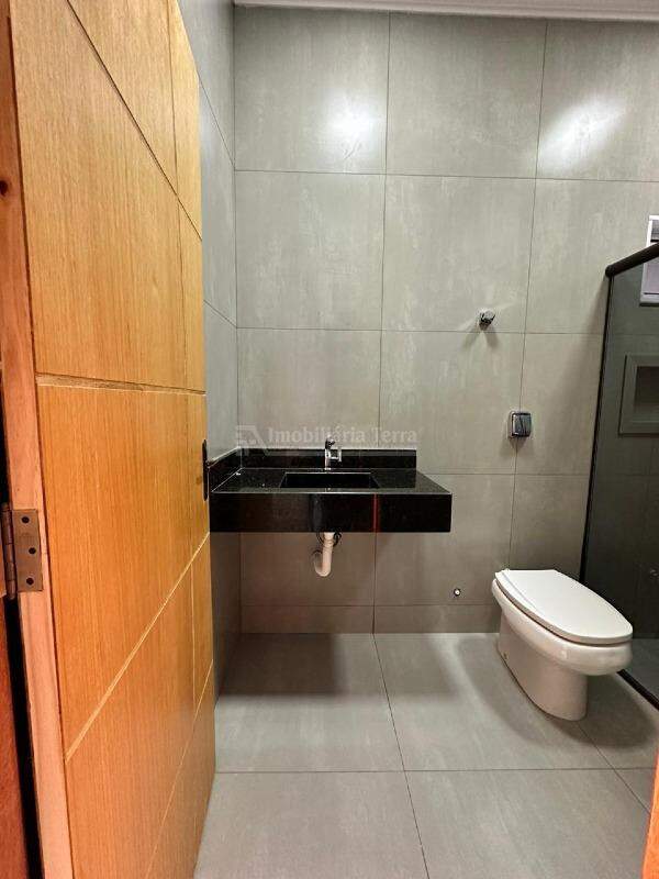 Casa com 3 quartos no Conjunto Habitacional Izidro Pedroso em Dourados/MS — foto 13