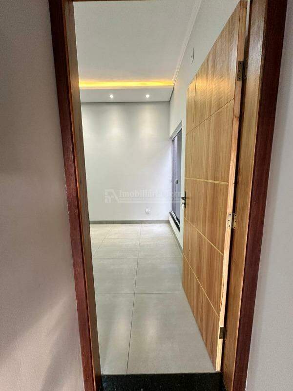 Casa com 3 quartos no Conjunto Habitacional Izidro Pedroso em Dourados/MS — foto 4