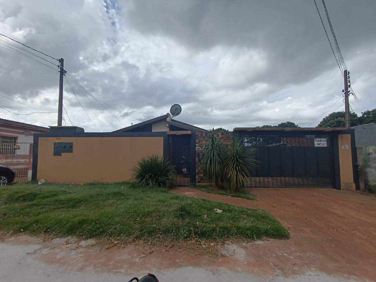 Casa com 3 quartos no Jardim Monte Alegre em Dourados/MS — foto 1