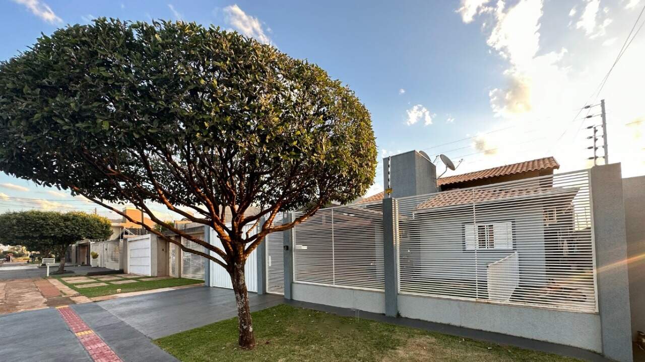 Casa com 4 quartos no Vila Arapongas em Dourados/MS — foto 1