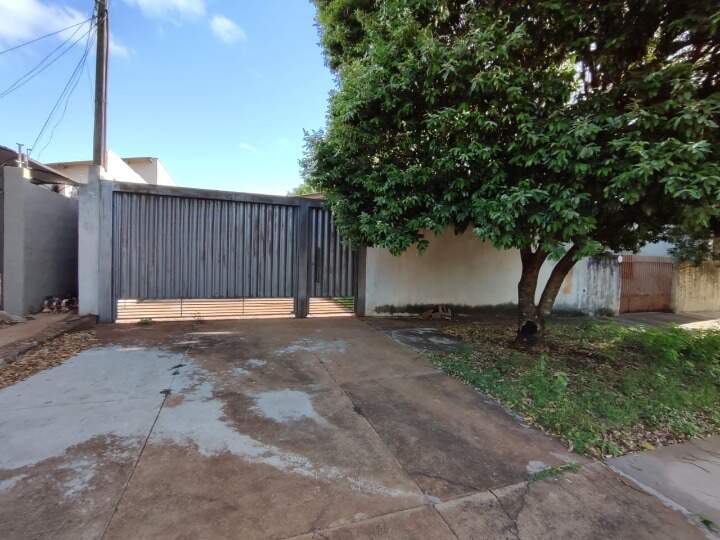 Casa com 3 quartos no Jardim Água Boa em Dourados/MS — foto 1