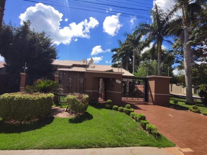 Casa com 3 quartos no Jardim Flórida em Dourados/MS — foto 1